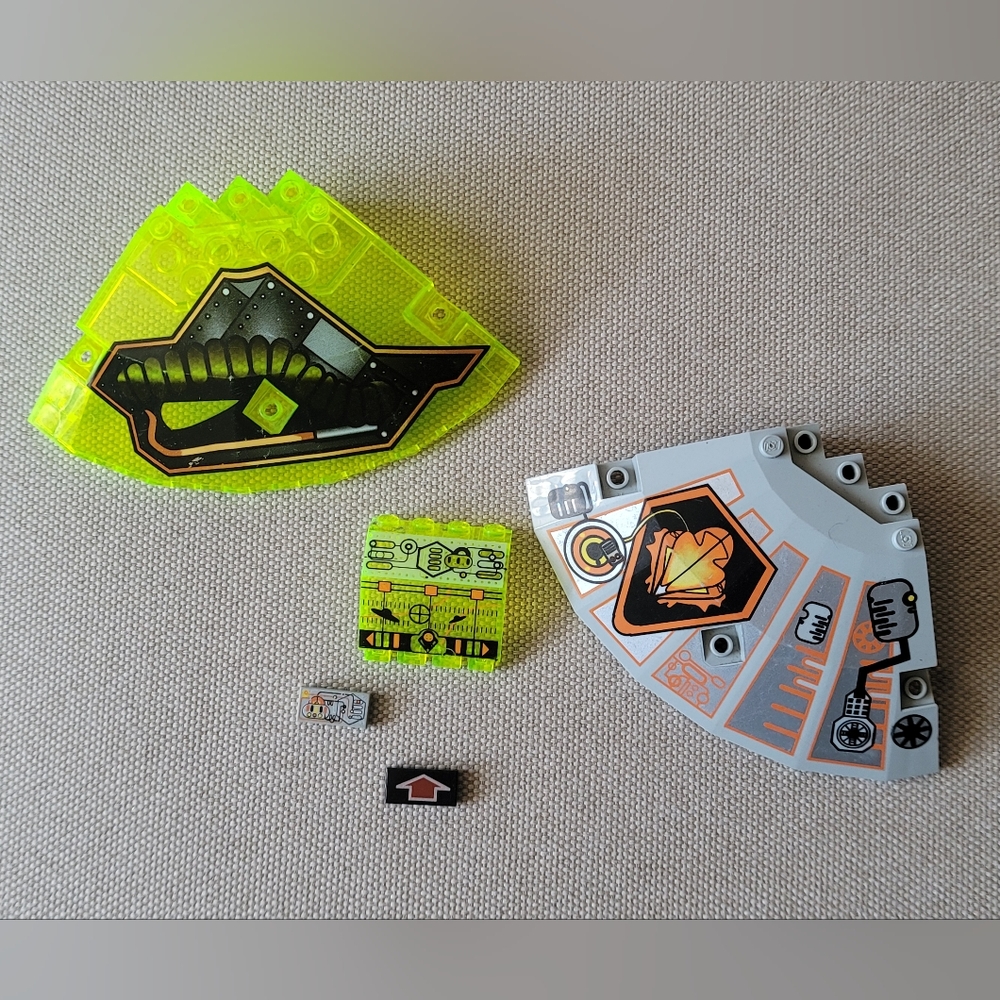 LEGO Vintage Space, UFO & Insectoid Pieces